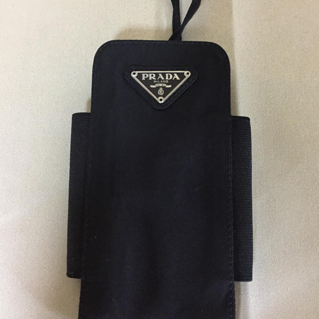 PRADA(プラダ)の☆美品☆ＰＲＡＤＡ（プラダ）　携帯ケース スマホ/家電/カメラのスマホアクセサリー(iPhoneケース)の商品写真