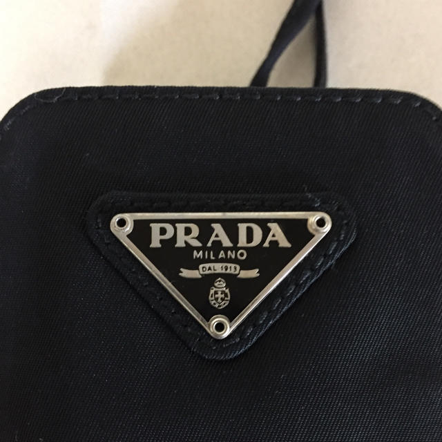 PRADA(プラダ)の☆美品☆ＰＲＡＤＡ（プラダ）　携帯ケース スマホ/家電/カメラのスマホアクセサリー(iPhoneケース)の商品写真