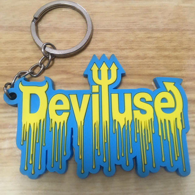 Deviluse(デビルユース)のdeviluse キーホルダー 中古 デビルユース エンタメ/ホビーのタレントグッズ(ミュージシャン)の商品写真