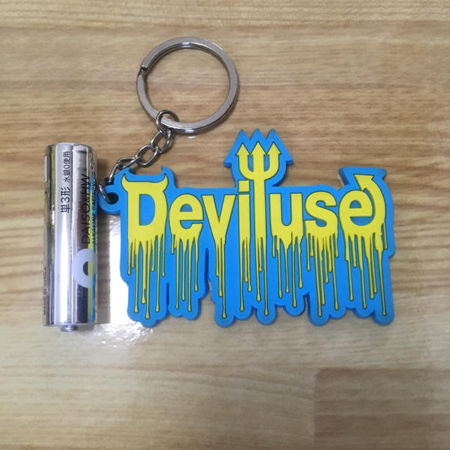 Deviluse(デビルユース)のdeviluse キーホルダー 中古 デビルユース エンタメ/ホビーのタレントグッズ(ミュージシャン)の商品写真