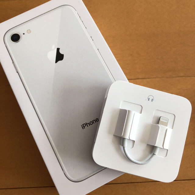 iPhone(アイフォーン)のiPhone8 アダプタ 新品 スマホ/家電/カメラの生活家電(変圧器/アダプター)の商品写真