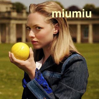 ミュウミュウ(miumiu)のミュウミュウ25万アマンダセイフライド着用 デニムジャケット(Gジャン/デニムジャケット)