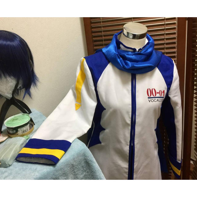 コスプレ 衣装 ボーカロイド カイト 付属品付き VOCALOID  エンタメ/ホビーのコスプレ(衣装一式)の商品写真