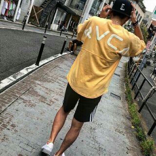 ルーカ(RVCA)の週末限定値下げ‼ﾗｸﾏ最安値 RVCAロゴ半袖Tシャツ オレンジ 即完売商品‼(Tシャツ(半袖/袖なし))