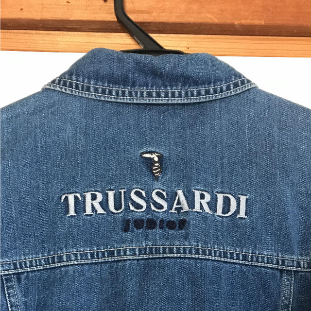 Trussardi(トラサルディ)の子供用 キッズ トラサルディ Gジャン 120cm 美品 キッズ/ベビー/マタニティのキッズ服男の子用(90cm~)(ジャケット/上着)の商品写真