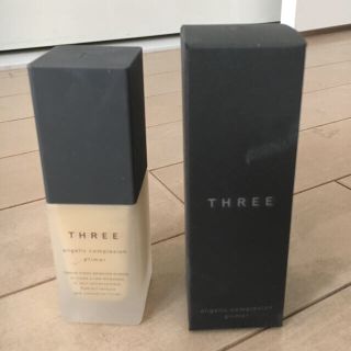 スリー(THREE)のthreeイエロープライマー(化粧下地)