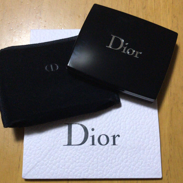 Christian Dior(クリスチャンディオール)の大人気！！ディオール限定アイシャドウ！！ コスメ/美容のベースメイク/化粧品(アイシャドウ)の商品写真