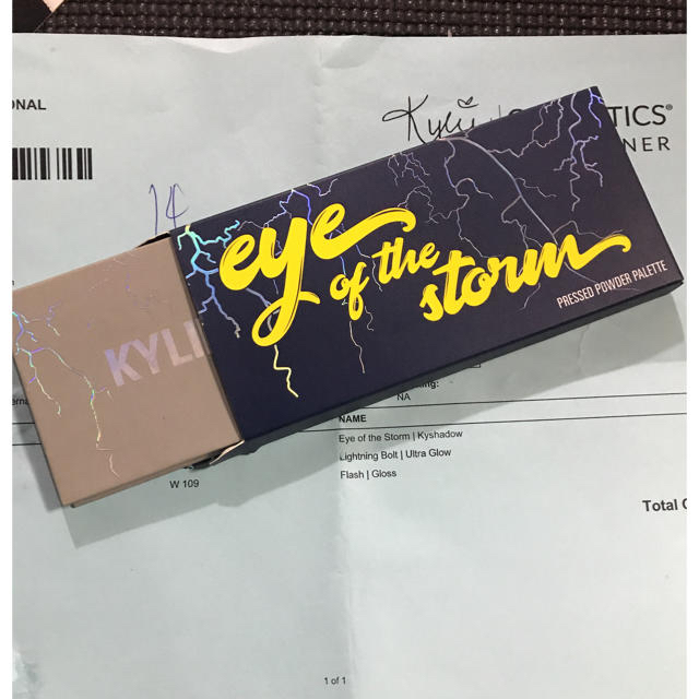Kylie Cosmetics(カイリーコスメティックス)のカイリーコスメティックス アイシャドウ パレット KYLIE COSMETICS コスメ/美容のベースメイク/化粧品(アイシャドウ)の商品写真