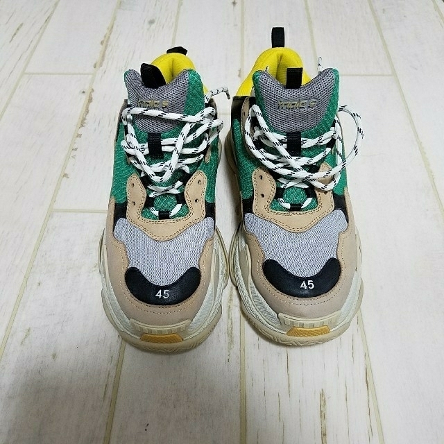 Balenciaga(バレンシアガ)のBALENCIAGA triple s イエローグリーン メンズの靴/シューズ(スニーカー)の商品写真