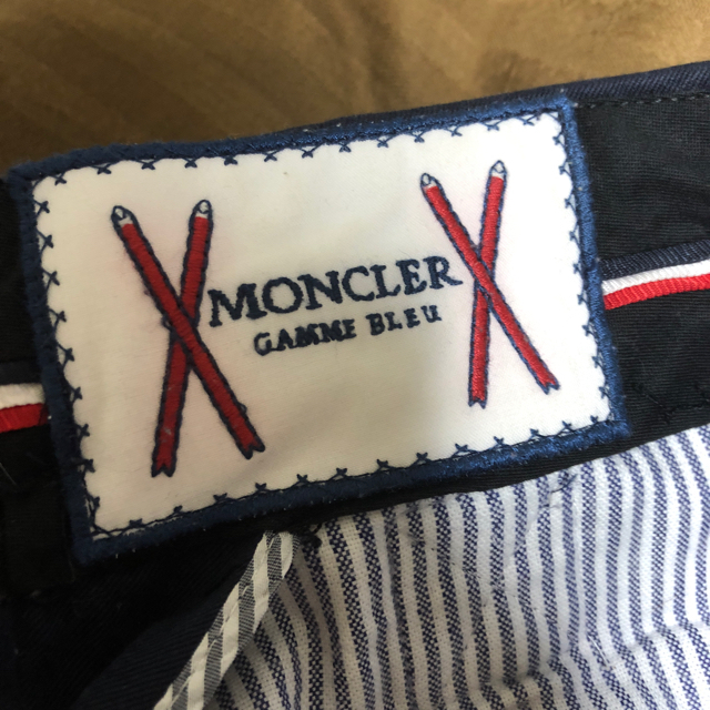 MONCLER(モンクレール)のMONCLER gammebleu ガムブルー 七分丈パンツ メンズのパンツ(スラックス)の商品写真