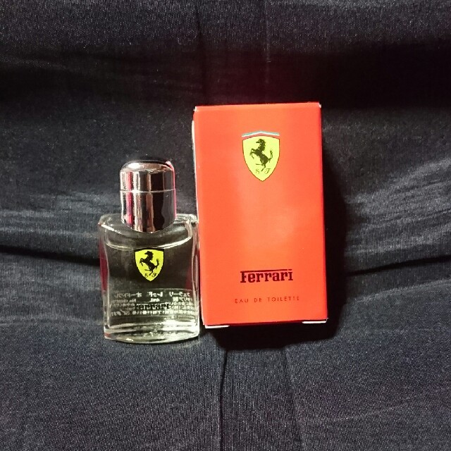 Ferrari(フェラーリ)のFerrari  レッド  オードトワレ4ml コスメ/美容の香水(ユニセックス)の商品写真