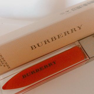 バーバリー(BURBERRY)の本日限定 バーバリー キス グロス 109 ミリタリーレッド(リップグロス)