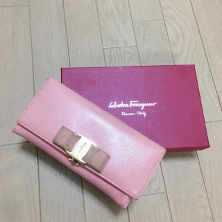 サルヴァトーレフェラガモ(Salvatore Ferragamo)の長財布(長財布)