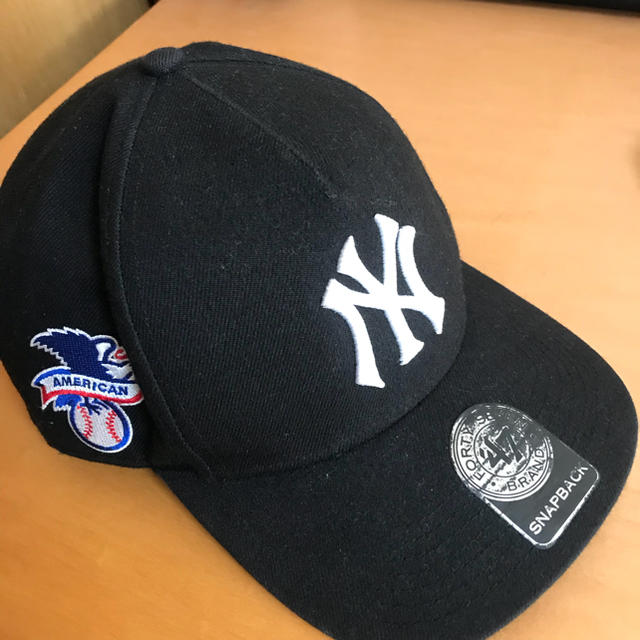 Supreme × New York Yankees コラボキャップ