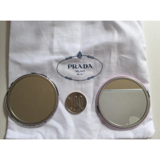 PRADA(プラダ)のchi.様専用  PRADA  コンパクトミラー 2個 袋付き レディースのファッション小物(ミラー)の商品写真