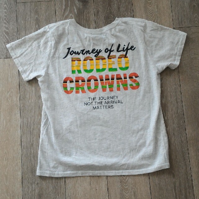 RODEO CROWNS WIDE BOWL(ロデオクラウンズワイドボウル)のロデオクラウンズ　Tシャツ レディースのトップス(Tシャツ(半袖/袖なし))の商品写真