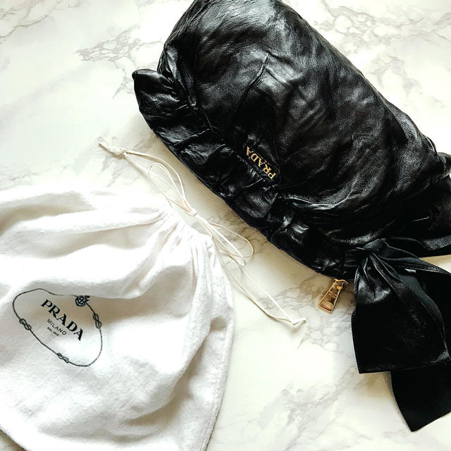 PRADA - 最終値下げ❣️美品✨PRADA🖤リボンクラッチ bag🖤レア✨の