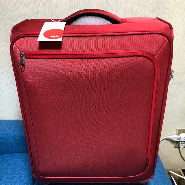 ACE GENE(エースジーン)のaceキャリーバック赤58L nagさん専用 レディースのバッグ(スーツケース/キャリーバッグ)の商品写真