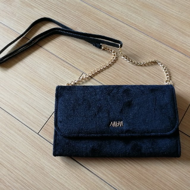 AHKAH(アーカー)のAHKAH / アーカー　チェーン付き ふわふわお財布バッグ レディースのバッグ(ショルダーバッグ)の商品写真