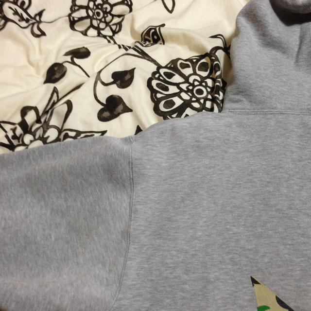 A BATHING APE(アベイシングエイプ)のAPE パーカー レディースのトップス(トレーナー/スウェット)の商品写真