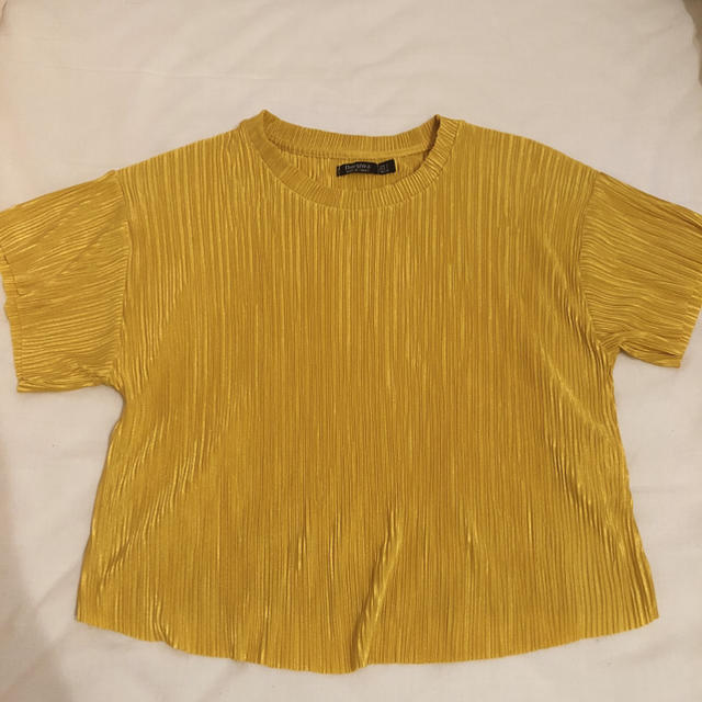 Bershka(ベルシュカ)のBershka  Tシャツ 黄色 レディースのトップス(Tシャツ(半袖/袖なし))の商品写真