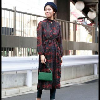 アメリヴィンテージ(Ameri VINTAGE)のAMERI PAISLEY PLEATS DRESS(ロングワンピース/マキシワンピース)