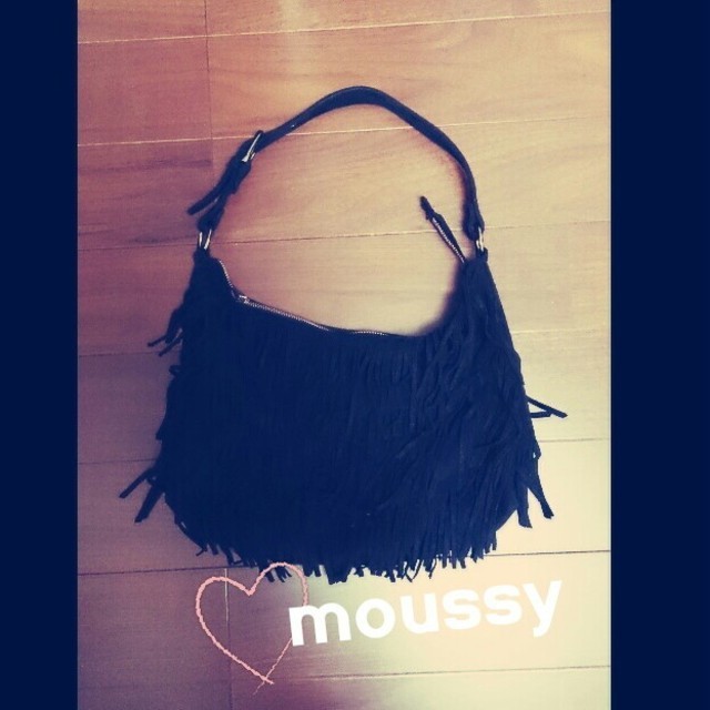 moussy(マウジー)のmoussy＊フリンジbag レディースのバッグ(ショルダーバッグ)の商品写真