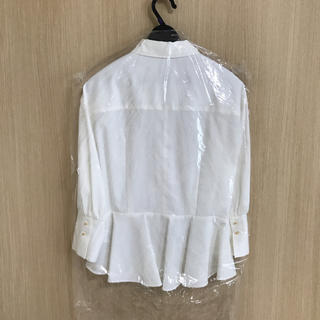 KU-UM ペプラムシャツ kuum 未使用 ホワイト
