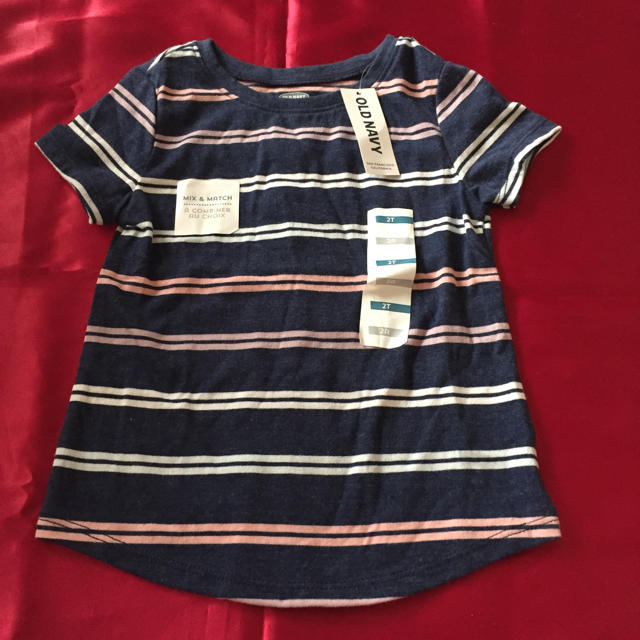 Old Navy(オールドネイビー)の新品未使用❣️オールドネイビーTシャツ キッズ/ベビー/マタニティのキッズ服女の子用(90cm~)(Tシャツ/カットソー)の商品写真