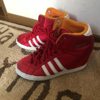 アディダス(adidas)のadidas インヒールスニーカー  23.5cm(スニーカー)