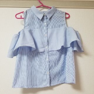 ティティアンドコー(titty&co)のtitty&Co.　オープンショルダーブラウス　ブルーストライプ(シャツ/ブラウス(半袖/袖なし))