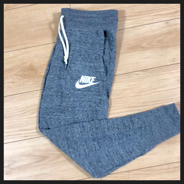 NIKE(ナイキ)の【NIKE】セットアップ Mサイズ レディース スウェット上下 新品 タグ付き レディースのレディース その他(セット/コーデ)の商品写真