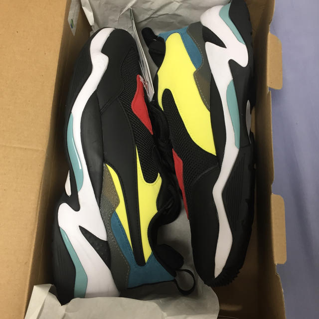 PUMA(プーマ)のPUMA Thunder Spectra 27.5 us9.5 メンズの靴/シューズ(スニーカー)の商品写真