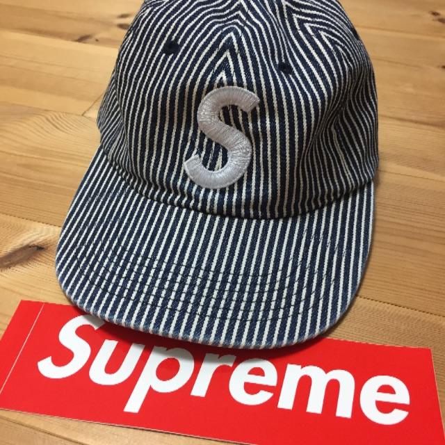 Supreme(シュプリーム)のSupreme S logo cap washed denim stripe  メンズの帽子(キャップ)の商品写真