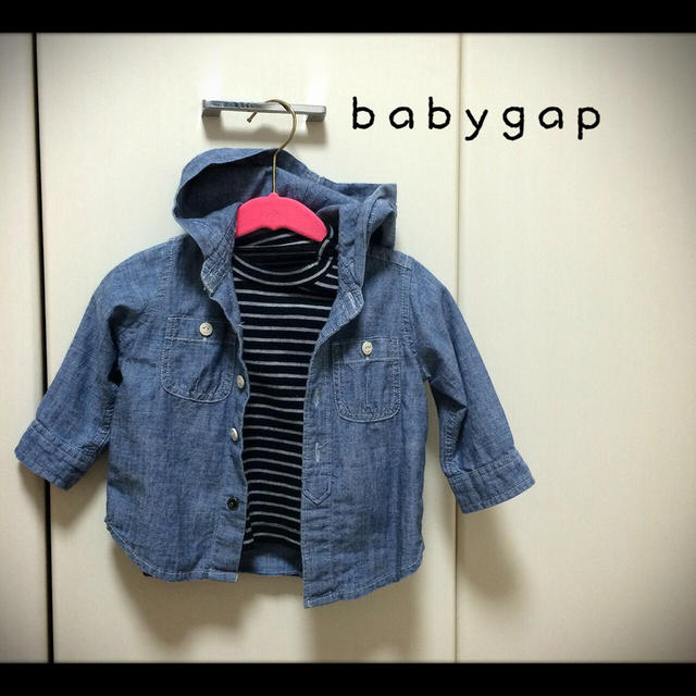 babyGAP(ベビーギャップ)の薄手シャツ 6m-12m キッズ/ベビー/マタニティのキッズ/ベビー/マタニティ その他(その他)の商品写真