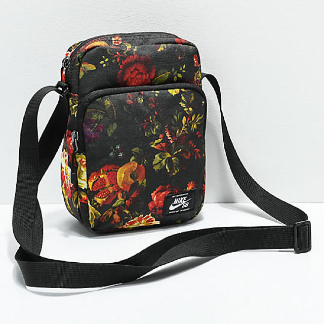 NIKE(ナイキ)の 新品タグ付き☆NIKE SB 花柄 ミニショルダーバッグ サコッシュ レディースのバッグ(ショルダーバッグ)の商品写真
