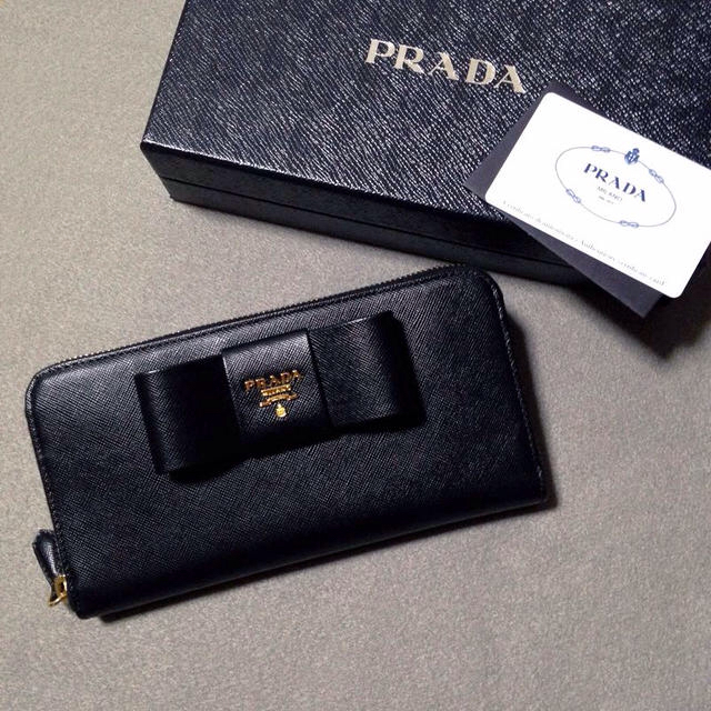 PRADA(プラダ)の新品★PRADAプラダ★人気リボン長財布 レディースのファッション小物(財布)の商品写真