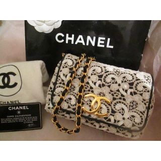 シャネル(CHANEL)の超貴重　本物CHANEL シャネル黒ラム白刺繍スパンコールミニ斜め掛けバック(メッセンジャーバッグ)