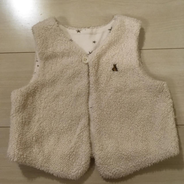 babyGAP(ベビーギャップ)のbabyGAP☆リバーシブルベスト キッズ/ベビー/マタニティのベビー服(~85cm)(その他)の商品写真