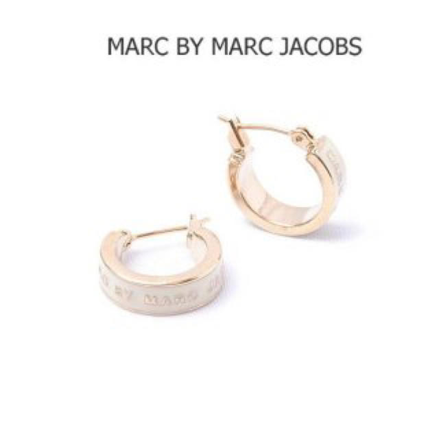 MARC BY MARC JACOBS(マークバイマークジェイコブス)のMARC BY JACOBS★フープピアス レディースのアクセサリー(ピアス)の商品写真