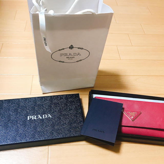 PRADA(プラダ)のPRADA 財布 ピンク 正規品 メンズのファッション小物(長財布)の商品写真