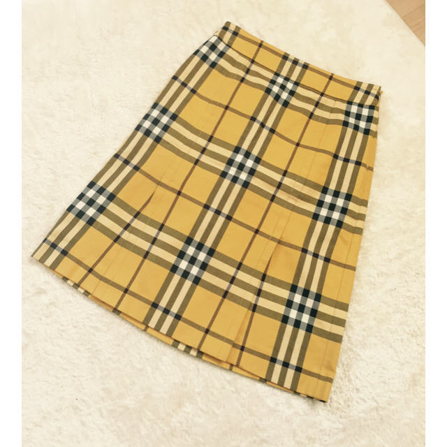 BURBERRY(バーバリー)のアートセラピー様♡専用 レディースのスカート(ひざ丈スカート)の商品写真