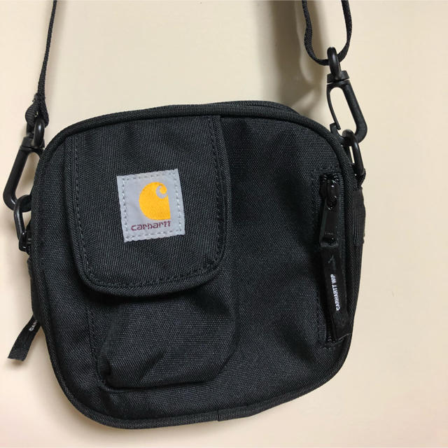 carhartt(カーハート)のcarhartt wip ESSENTIALS BAG, SMALL-Black メンズのバッグ(ショルダーバッグ)の商品写真