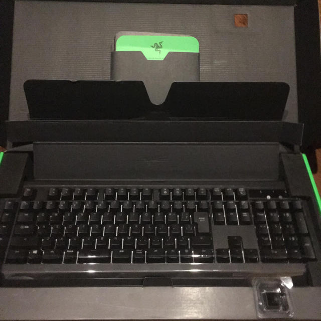 LAZER(レイザー)のRazer BlackWidow Chroma V2 yellow スマホ/家電/カメラのPC/タブレット(PC周辺機器)の商品写真