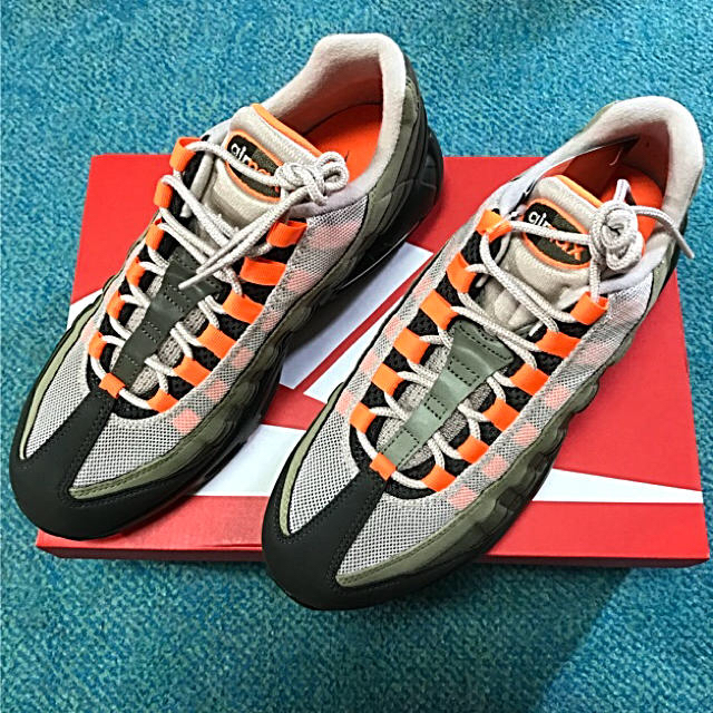 NIKE(ナイキ)の早い者勝ち！NIKE AIR MAX 95 OG オレンジ  27cm メンズの靴/シューズ(スニーカー)の商品写真