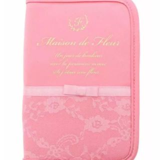 Maison de FLEUR - メゾンドフルール パスポートケースの通販 by