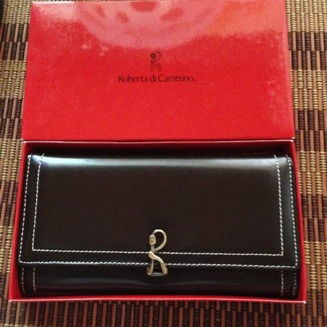 ROBERTA DI CAMERINO(ロベルタディカメリーノ)のロベルタ長財布 レディースのファッション小物(財布)の商品写真
