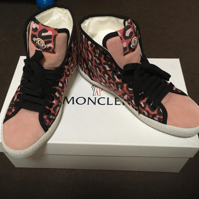 MONCLER(モンクレール)のMONCLER❤️レディーススニーカー新品 レディースの靴/シューズ(スニーカー)の商品写真