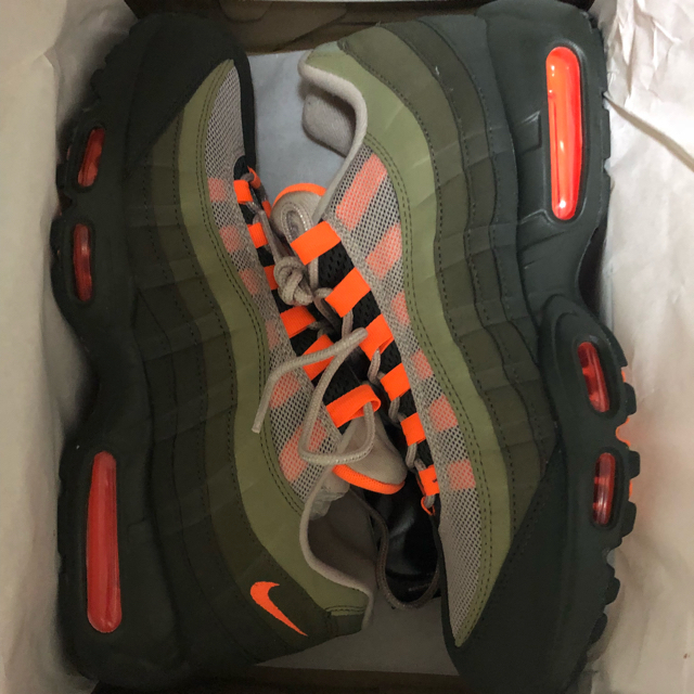 NIKE(ナイキ)のAIR MAX 95 orange メンズの靴/シューズ(スニーカー)の商品写真