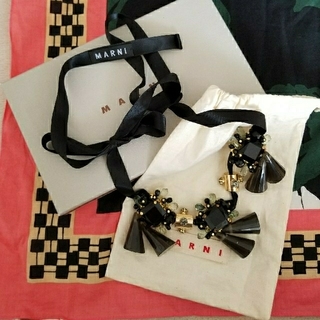 マルニ(Marni)のMARNIマルニビジューリボンネックレスENFORD好きにも(ネックレス)